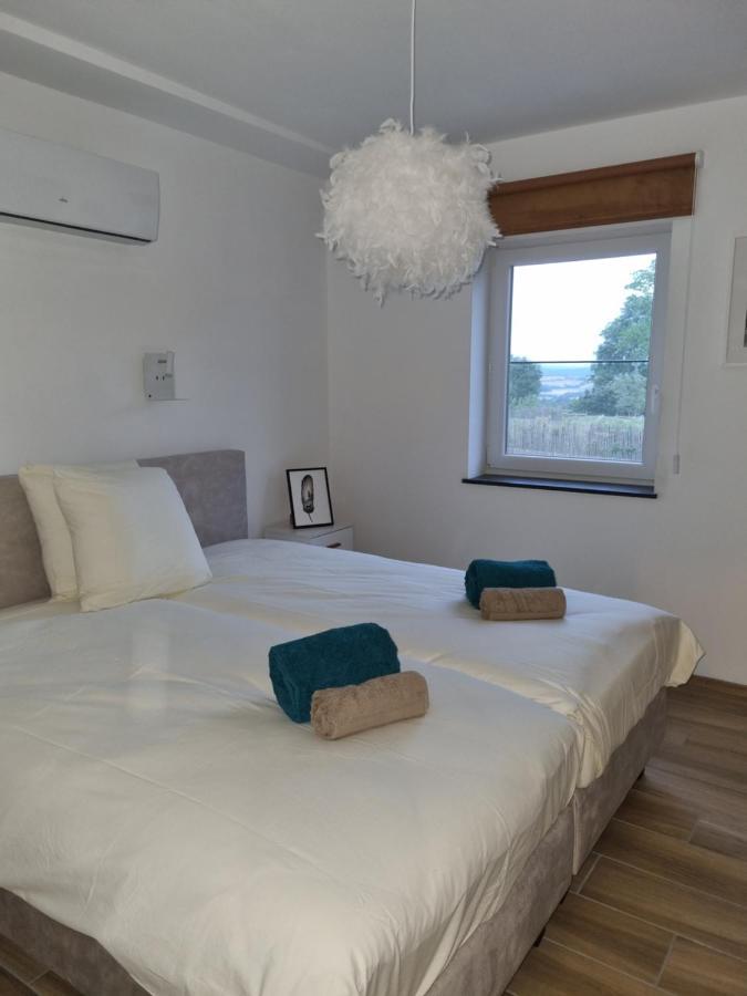 Cerf, Ouvre-Moi B&B Rochefort Eksteriør bilde